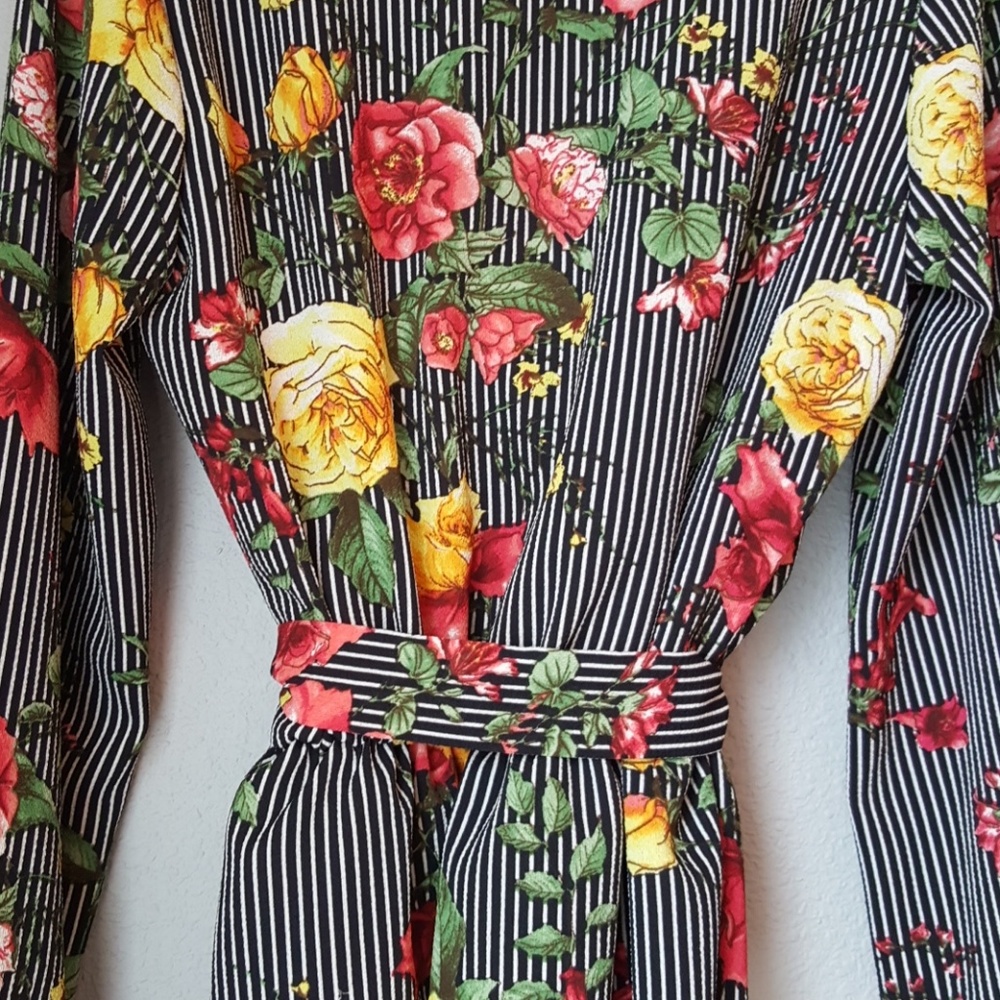 Stunning Striped Floral Print Blouse - Picture 2 of 4